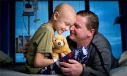 التحدث مع الأطفال عن السرطان